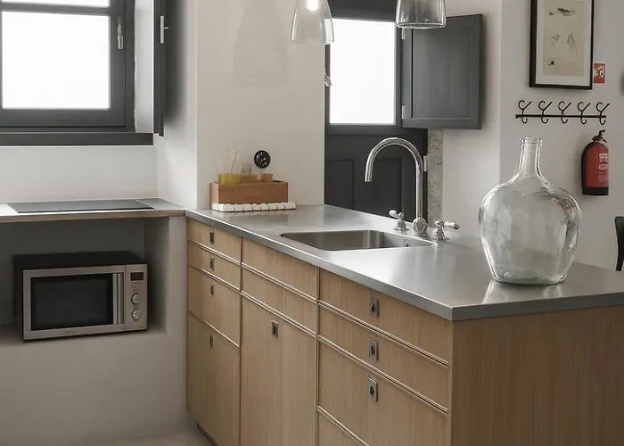 Campo De Santa Clara 98 * Lisboa